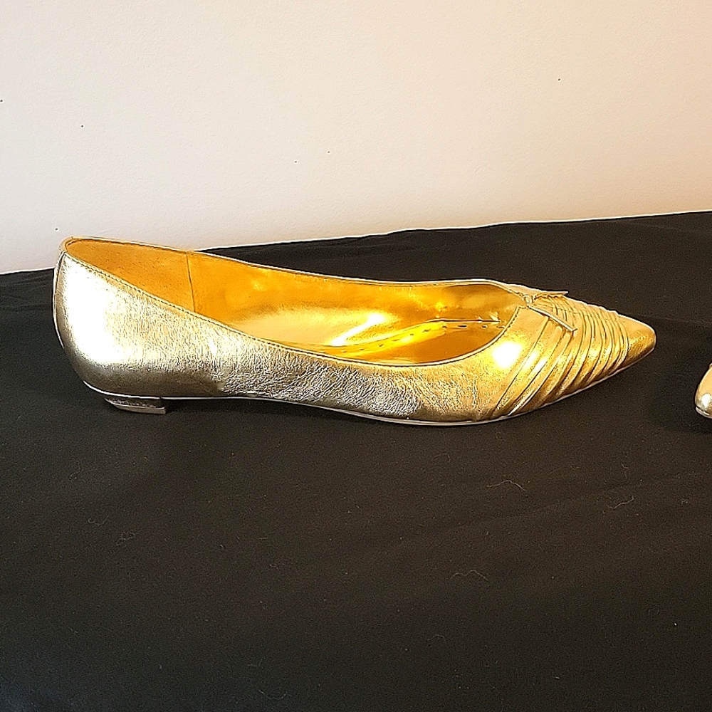 NWT!  BCBGIRLS Pointed Gold Metallic Flats in ORIGINAL BOX - Picture 6 of 9